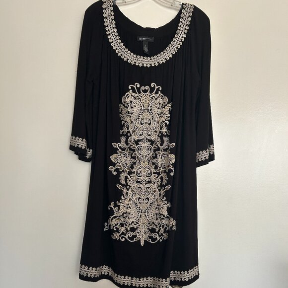 Black rayon Indian style tunic with white embroidery - Picture 2 of 6